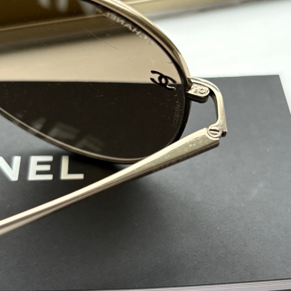 Chanel Aviator sunglasses - Picture 4 of 5